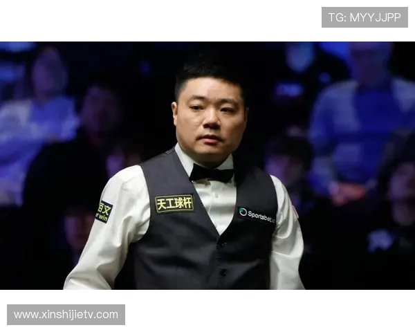 丁俊晖与卡斯尔激战正酣比分悬念不断引人关注 丁俊晖与卡斯尔激战正酣比分悬念不断引人关注