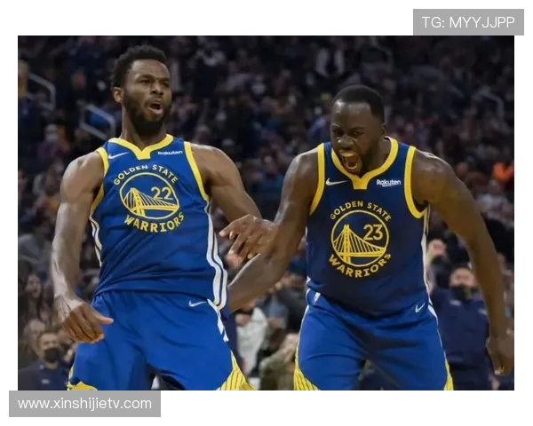 维金斯领衔勇士对决太阳队展现季后赛激烈竞争与精彩对抗